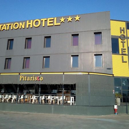 Station Hotel Viana Екстер'єр фото